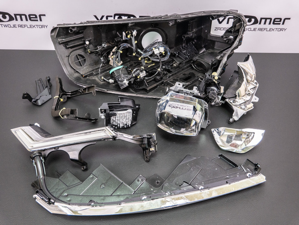 Lewy  Reflektor Lampa Audi Q5 80A Led